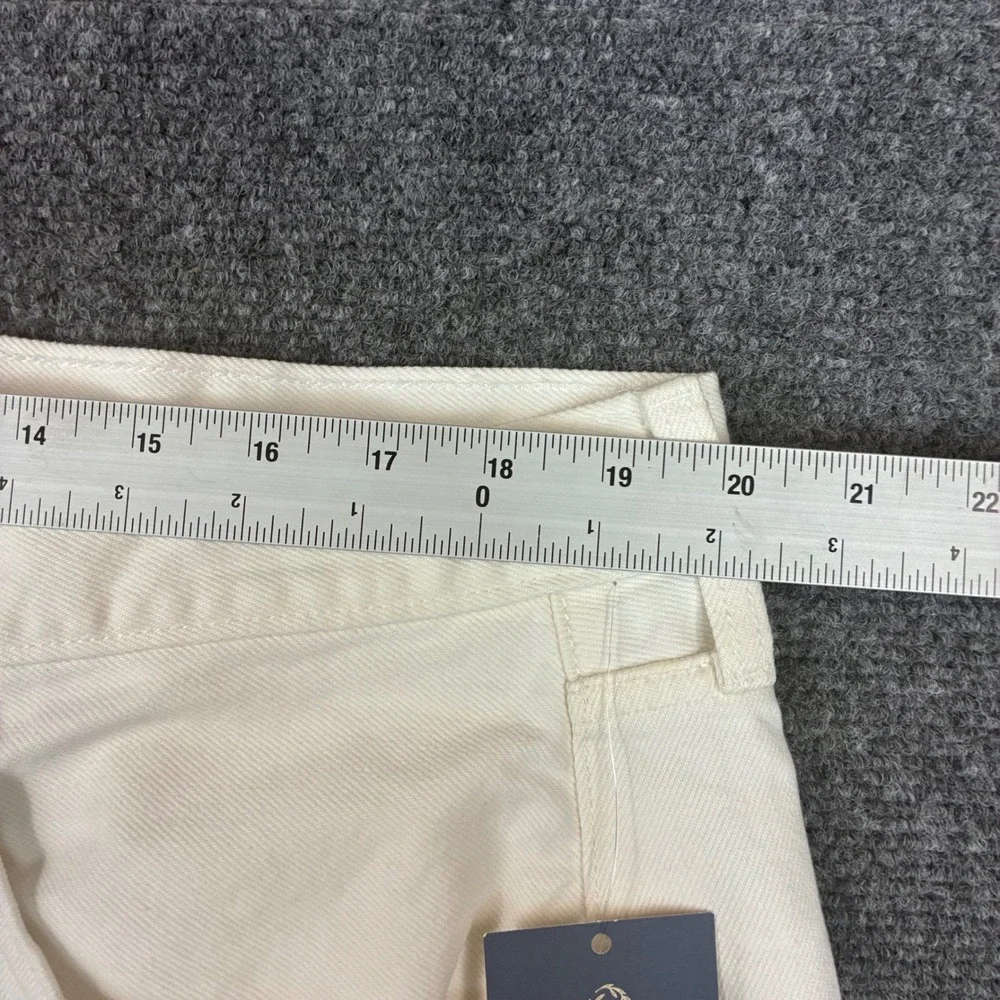 Universal Thread White 90s Baggy Denim Shorts High Rise Frayed Hem Womens 16 NWT